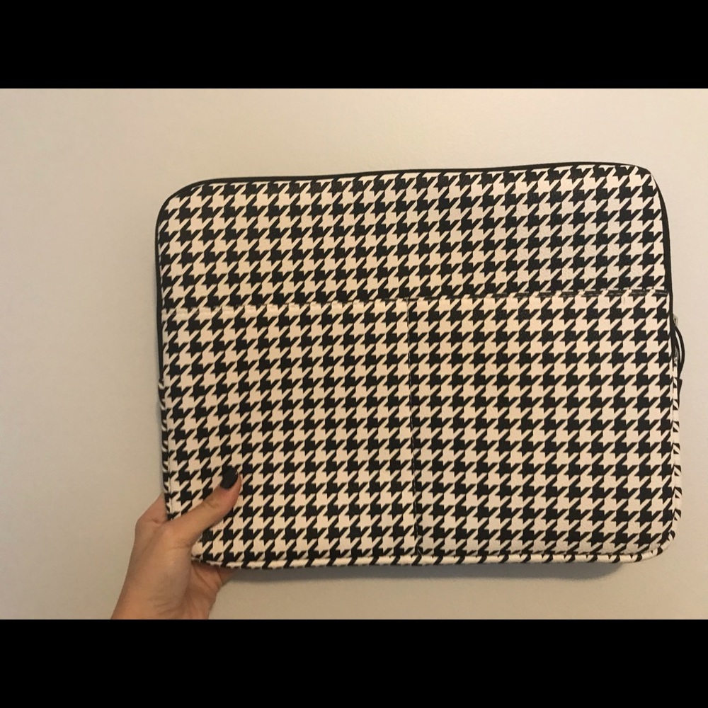 Houndstooth MacBook 13 inch Case
